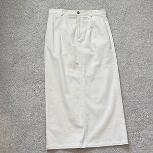 Chic ivory maxi Skirt